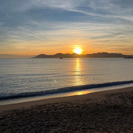 Cannes, Croisette, Palais Miramar Luaran gambar