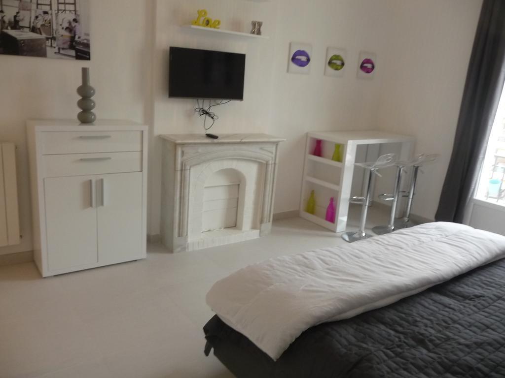 Cannes, Croisette, Palais Miramar Bilik gambar