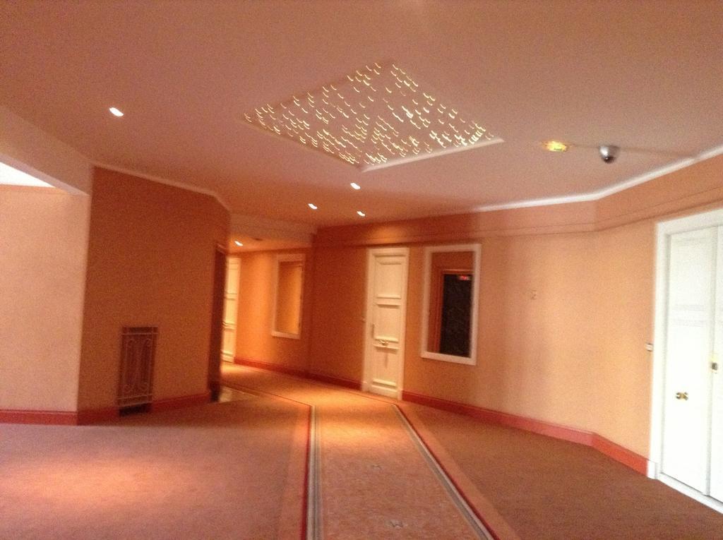 Cannes, Croisette, Palais Miramar Bilik gambar
