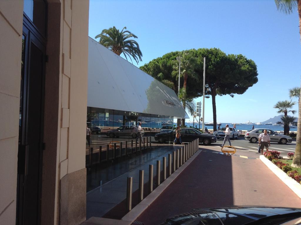 Cannes, Croisette, Palais Miramar Bilik gambar