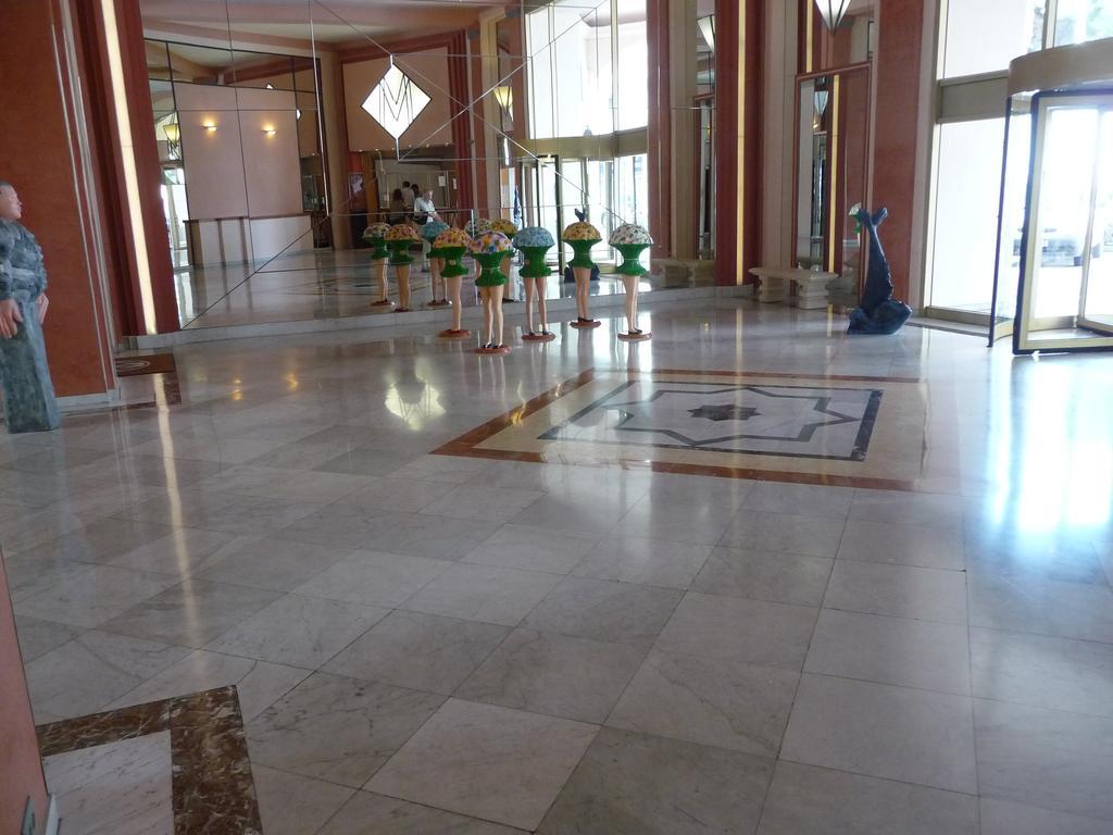 Cannes, Croisette, Palais Miramar Luaran gambar